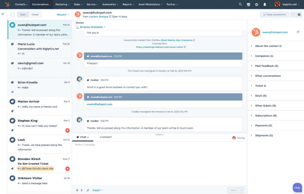 HubSpot Live Chat Dashboard for Customer Relationship Management System