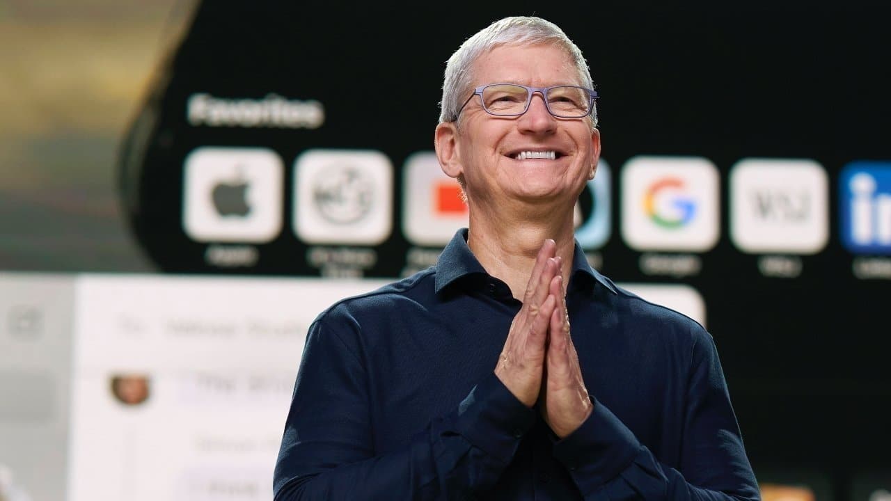corporate photo of Tim Cook as an emotionally intelligent leader